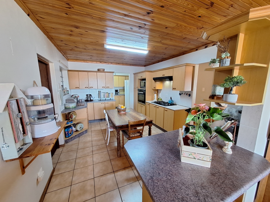 4 Bedroom Property for Sale in Wavecrest Eastern Cape